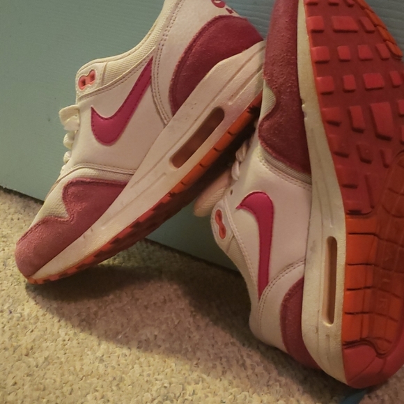Air Max 1 Essential 'Fireberry' - Picture 3 of 3